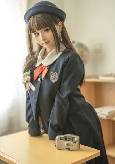 欧美小萝莉足控白丝_720电影免费在线